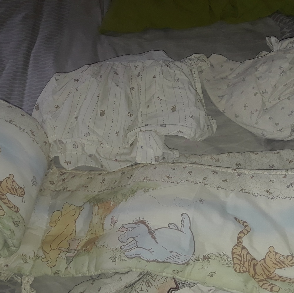 Winnie the pooh crib set